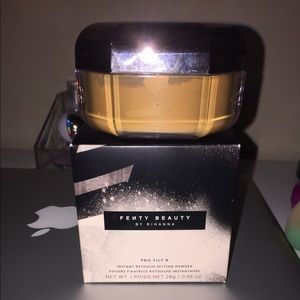 Fenty Beauty setting powder color( Hazelnut )